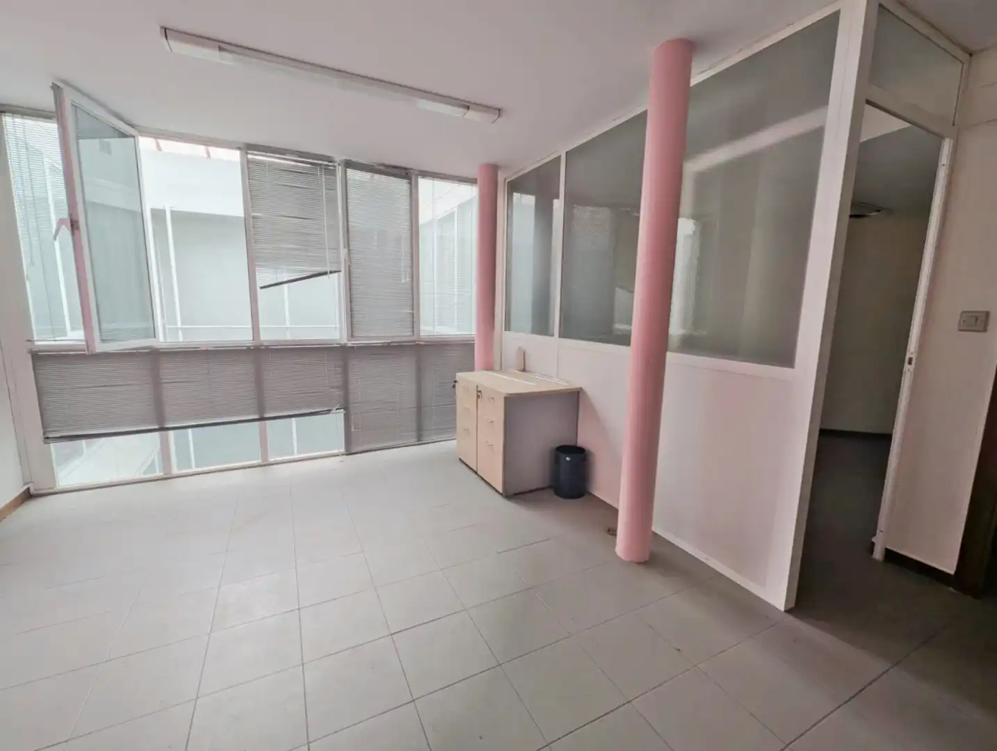 Business premises to rent in Torrelavega - CALLE RUIZ TAGLE, imagen 2