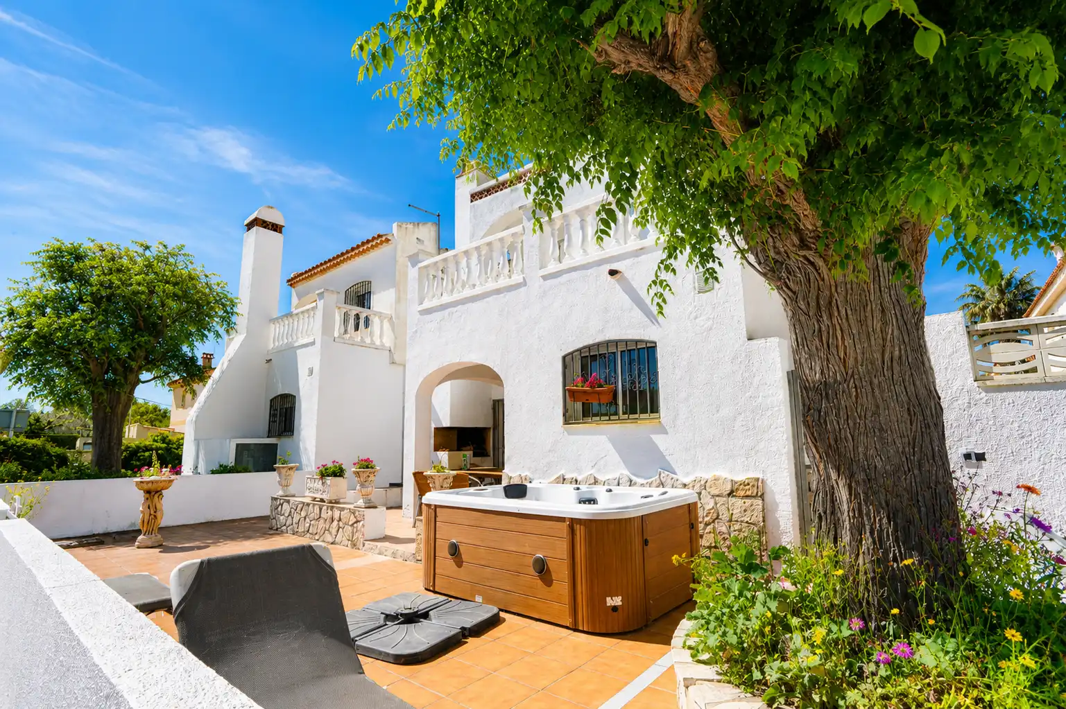 Casa amb piscina en venda a Carrer d'Alfons I, imagen 4
