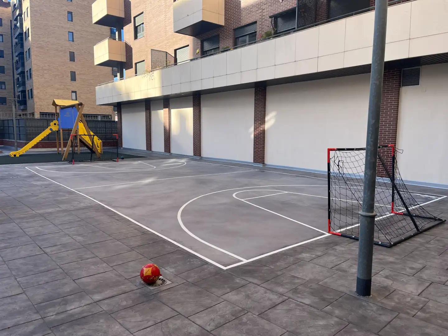 Parking of Attic for rent in  Logroño  with Air Conditioner, Heating and Parquet flooring