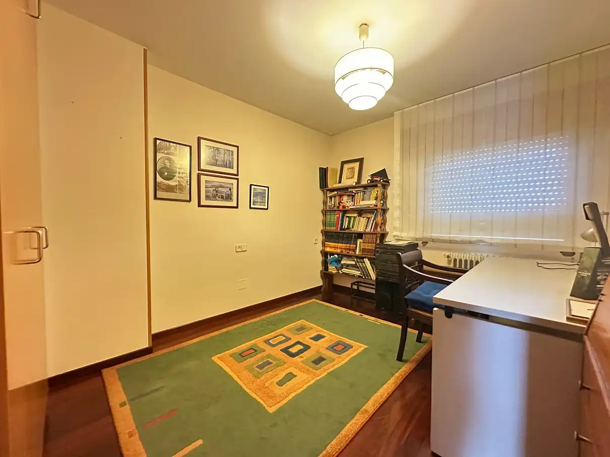Casa o chalet en venta en Santiago de Compostela  con Calefacción, Jardín privado y Parquet