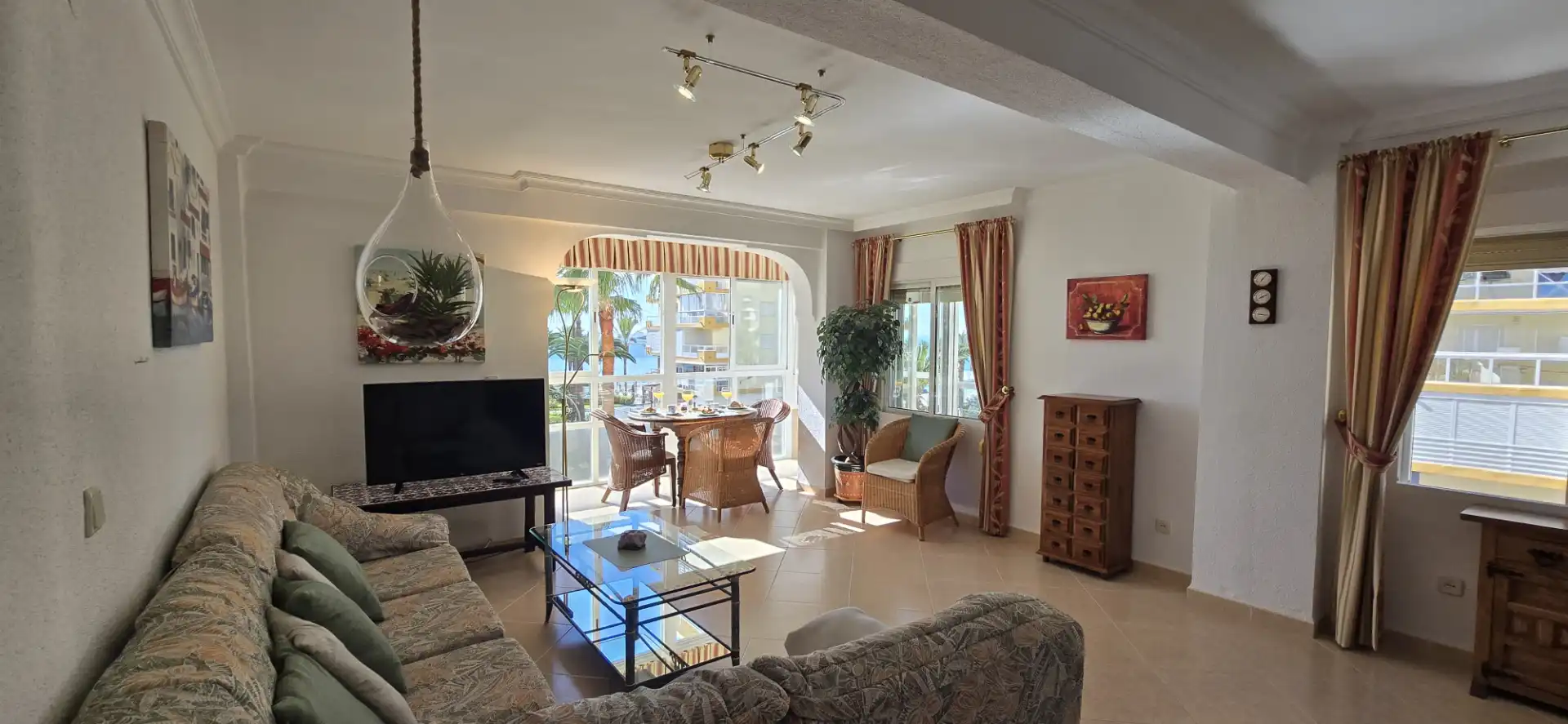 Sala de estar de Casa o chalet en venta en Algarrobo con Calefacción, Terraza y Trastero