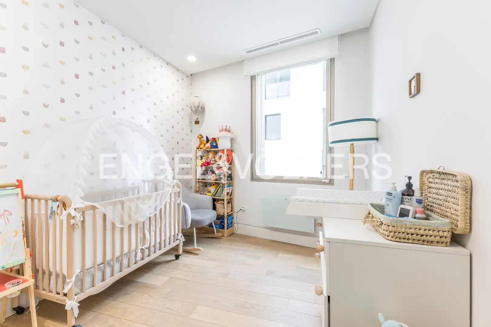 Dormitori de Apartament en venda en Madrid amb Calefacció, Jardí privat i Traster