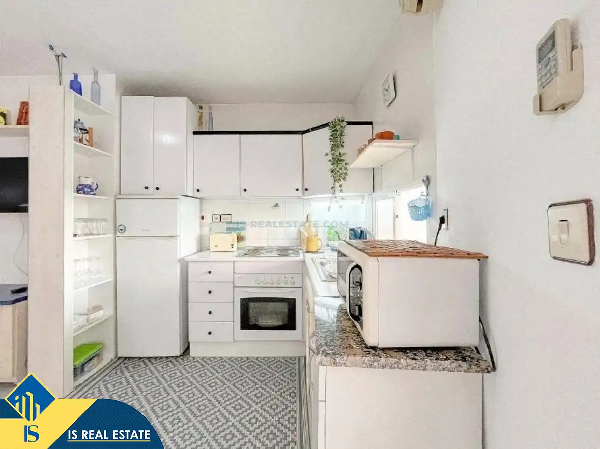 Cuina de Apartament de lloguer en Torrevieja amb Aire condicionat, Calefacció i Terrassa
