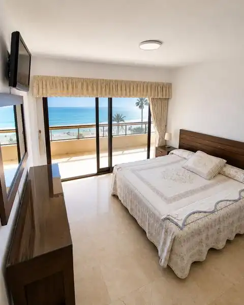 Schlafzimmer von Wohnung zur Miete in Estepona mit Terrasse
