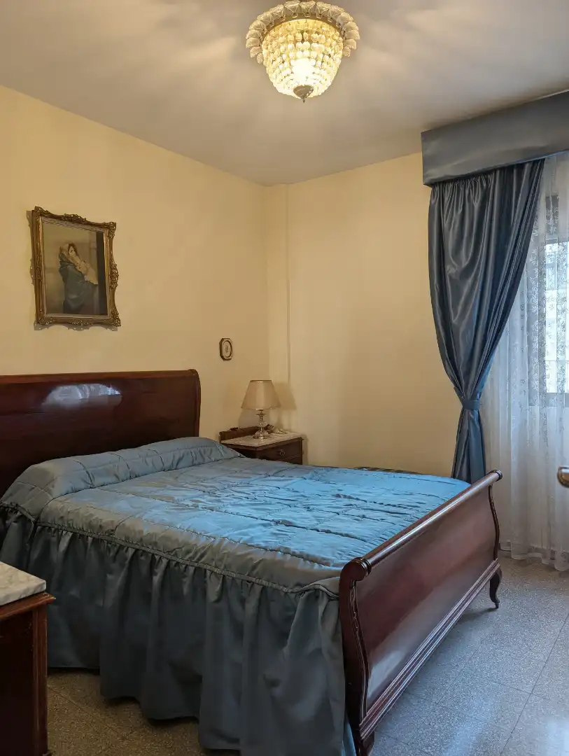Bedroom of Flat for sale in Sevilla  with Air Conditioner, Furnished and Balcony