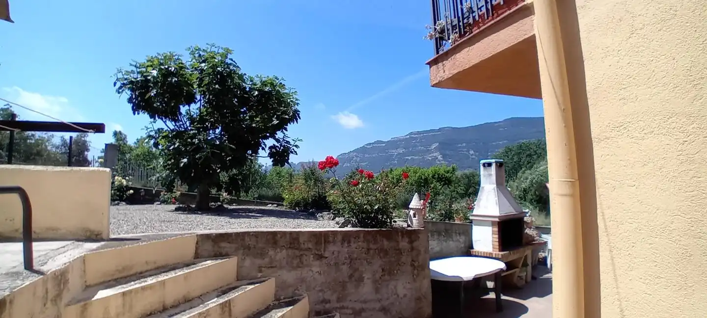 Terrassa de Casa o xalet en venda en Centelles amb Calefacció i Jardí privat