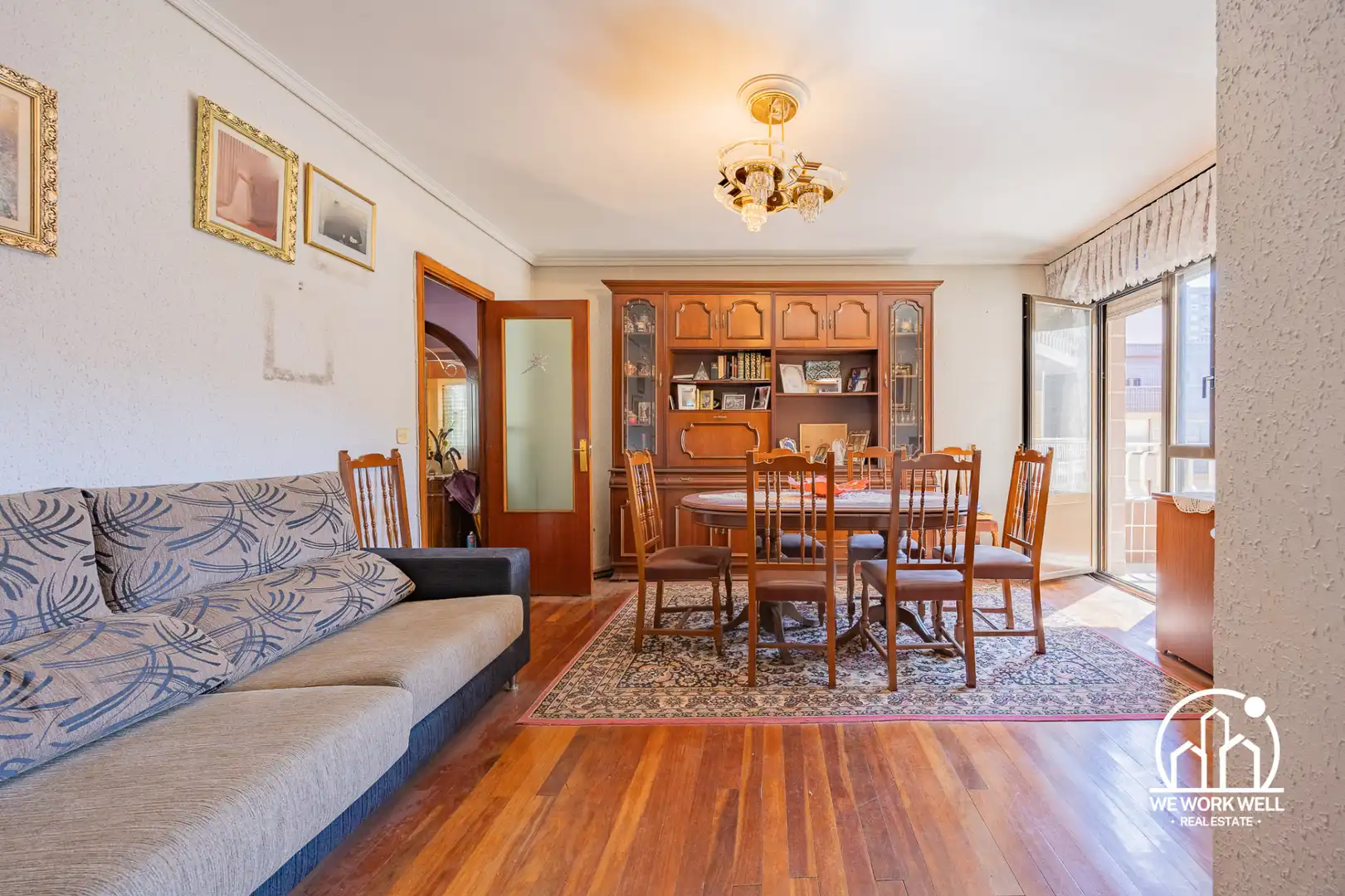 Comedor de Piso en venta en Bilbao  con Calefacción, Amueblado y Horno