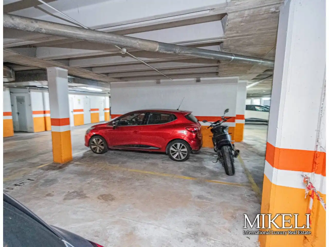 Parking de Dúplex en venta en Santander con Calefacción, Terraza y Trastero