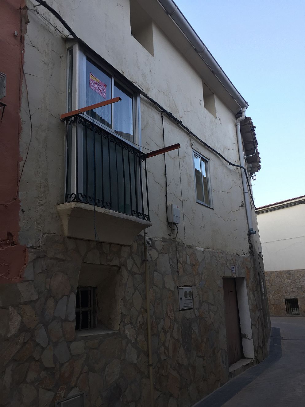 Vista exterior de Traster en venda en Autol