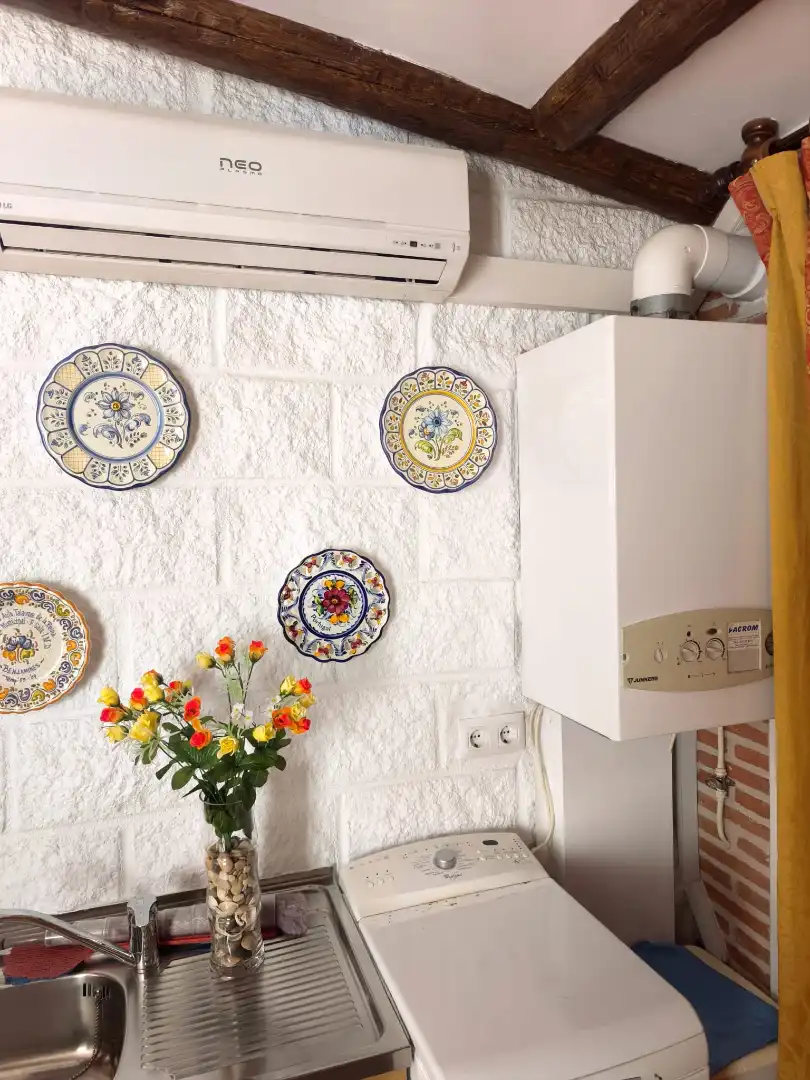 Cuina de Casa adosada en venda en Montearagón amb Aire condicionat i Calefacció