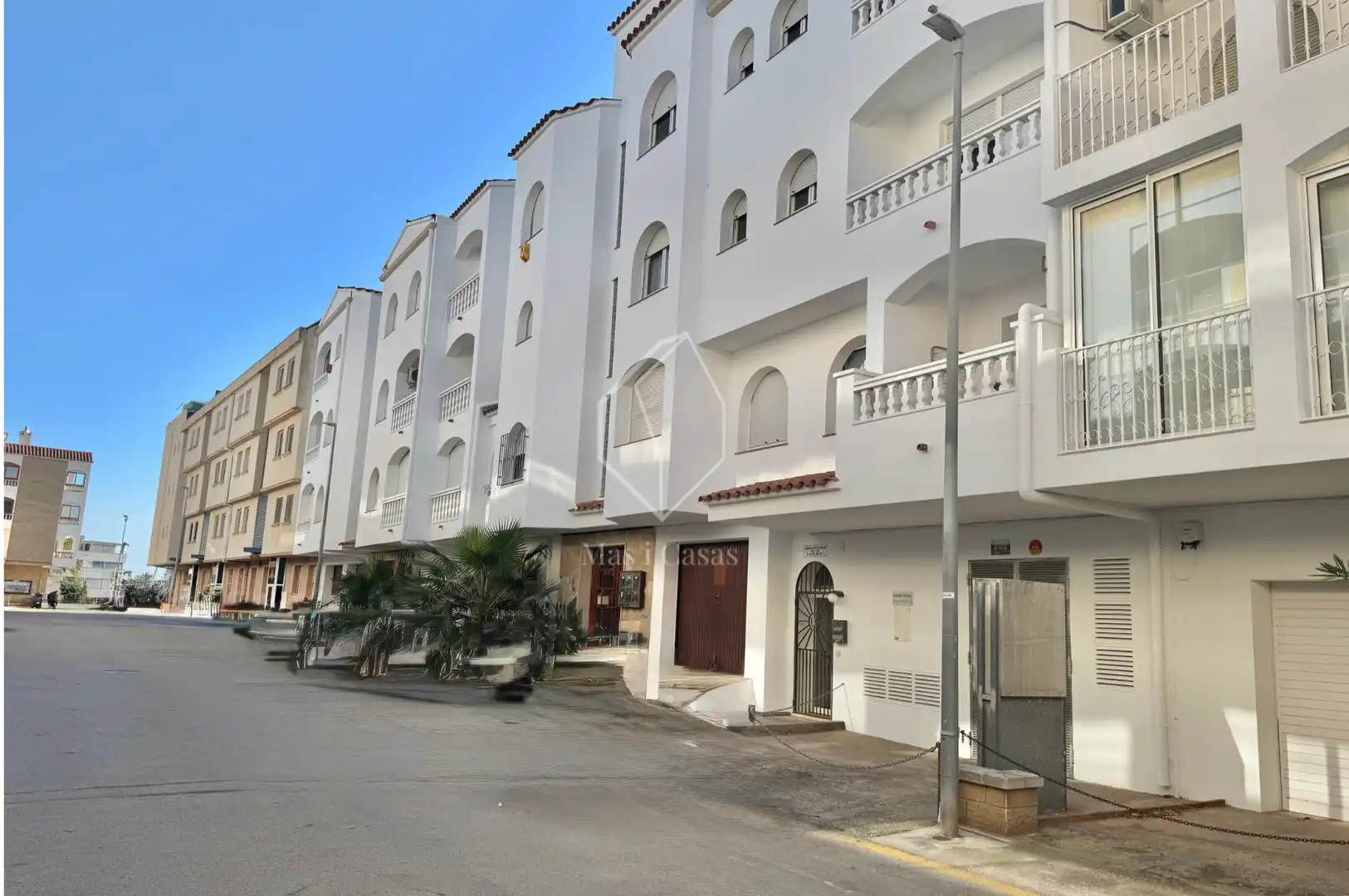 Vista exterior de Dúplex en venda en Empuriabrava amb Aire condicionat, Calefacció i Traster