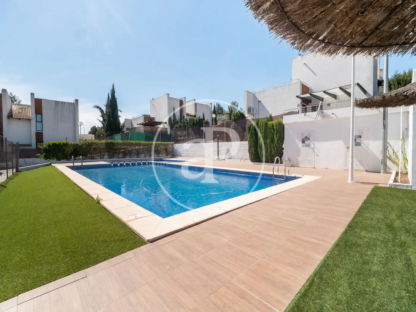 Swimming pool of Houses for sale in Chiva  with Air Conditioner, Heating and Private garden