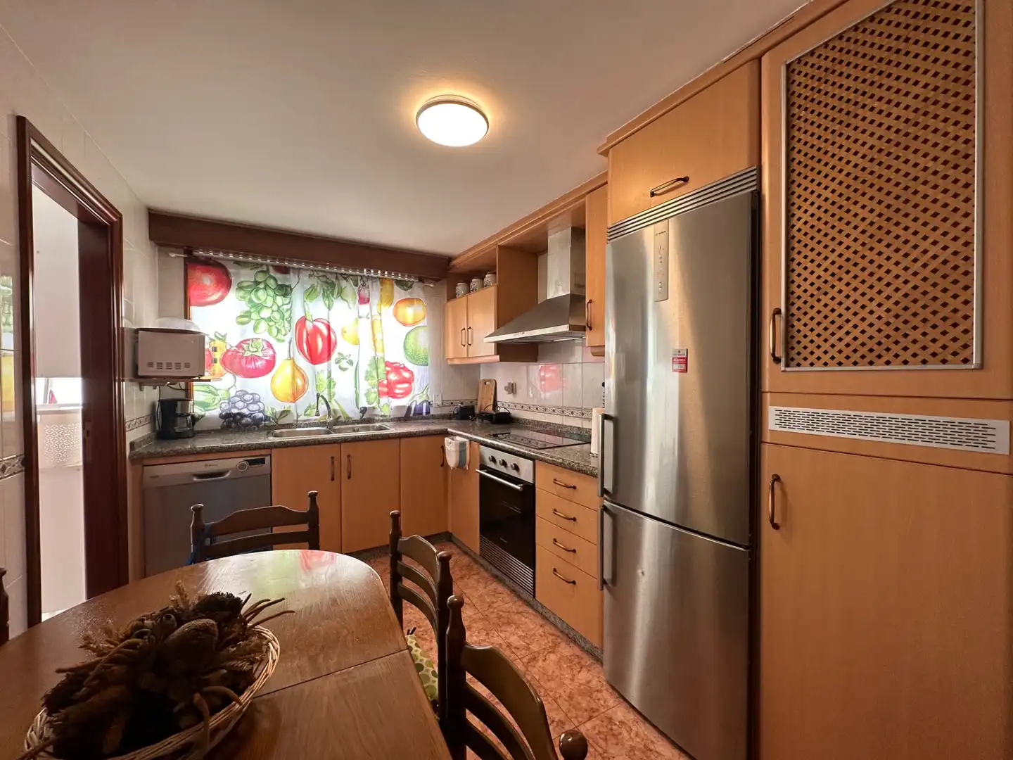 Kitchen of Flat for rent in Santiago de Compostela   with Heating, Furnished and Oven
