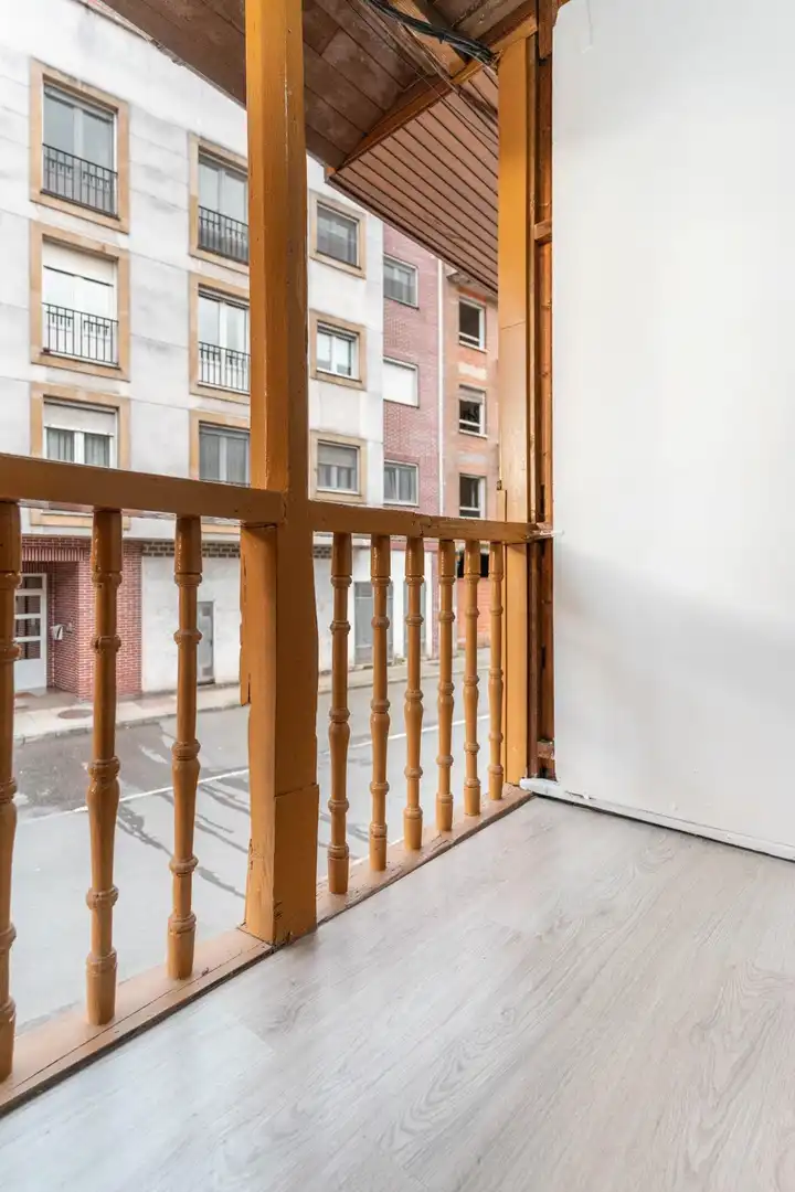 Terrassa de Casa o xalet en venda en Oviedo  amb Calefacció