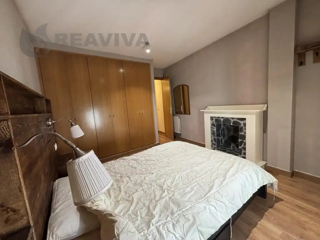 Habitación de Dúplex en venta en La Seu d'Urgell con Horno y Balcón