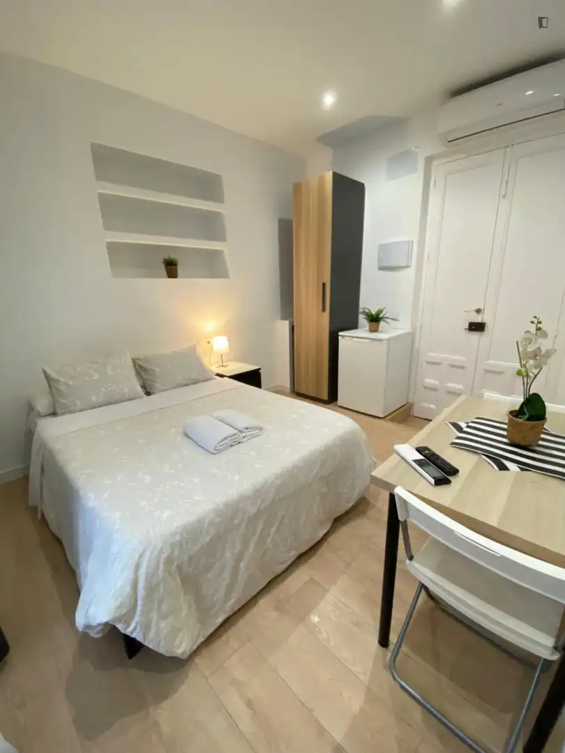 Study for rent in Gaztambide