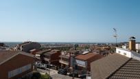 Vista exterior de Casa o xalet en venda en Viladecans amb Calefacció, Terrassa i Forn