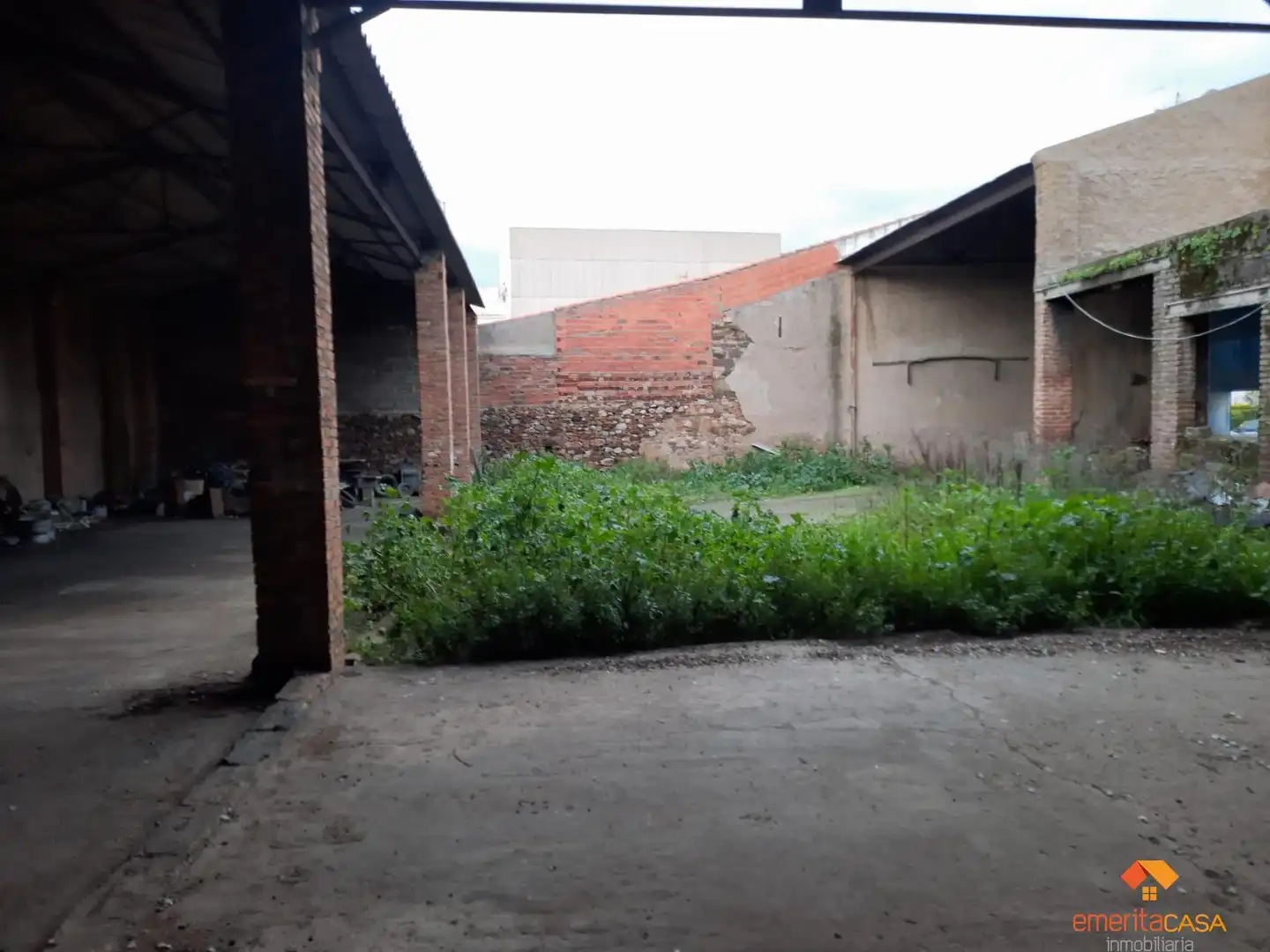 Nau industrial en venda a Castuera
