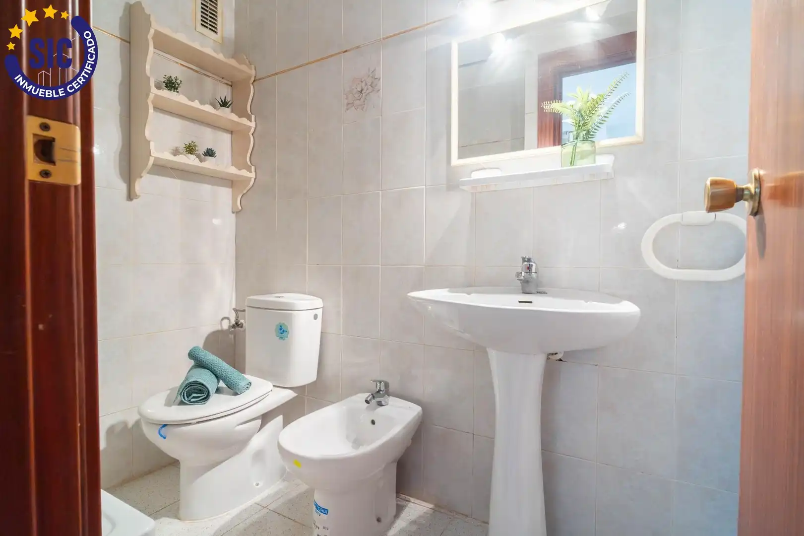 Bany de Apartament en venda en Oropesa del Mar / Orpesa amb Terrassa, Moblat i Piscina comunitària