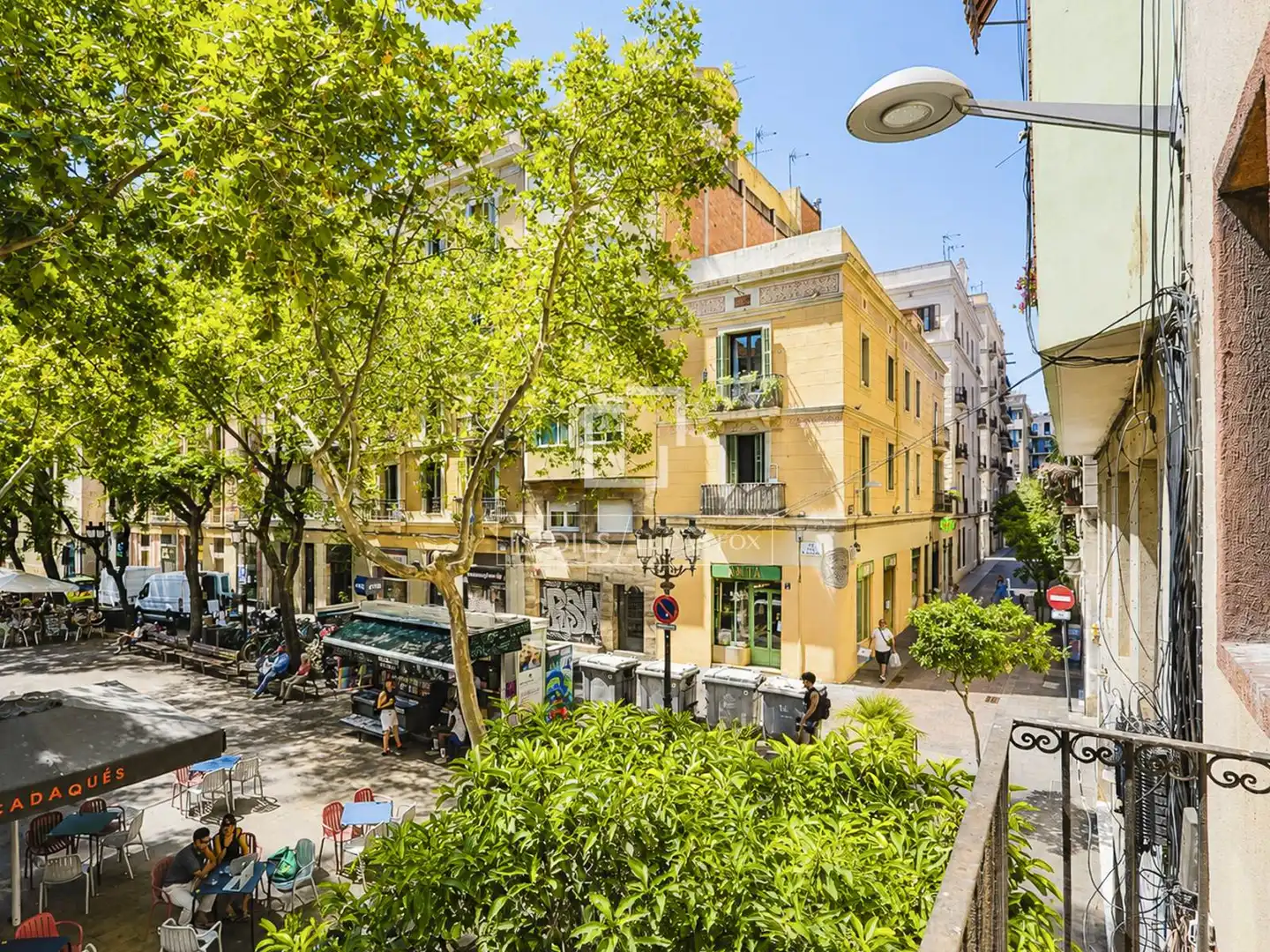 Vista exterior de Pis en venda en Barcelona amb Terrassa i Balcó