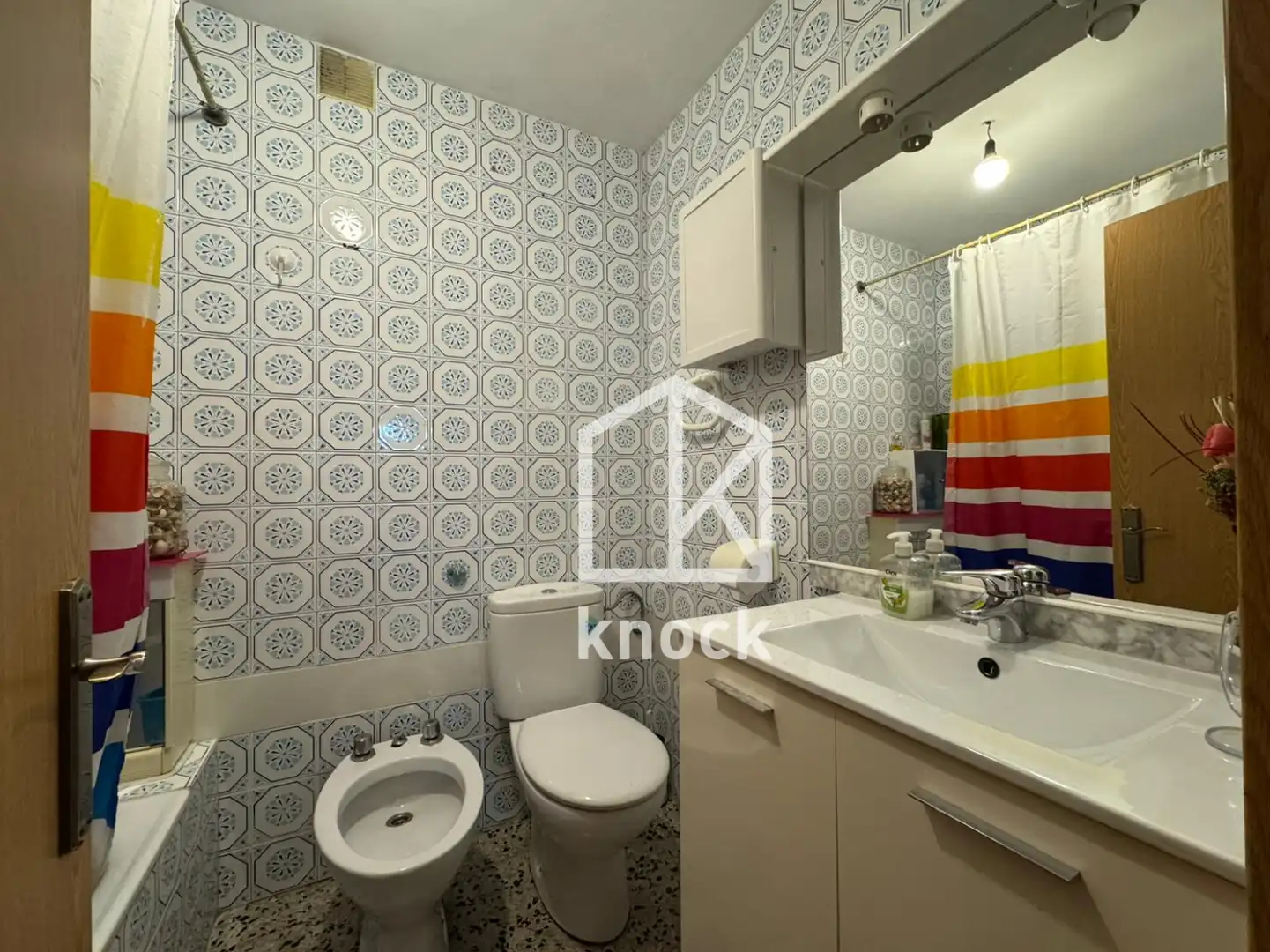 Baño de Piso en venta en Gijón  con Balcón
