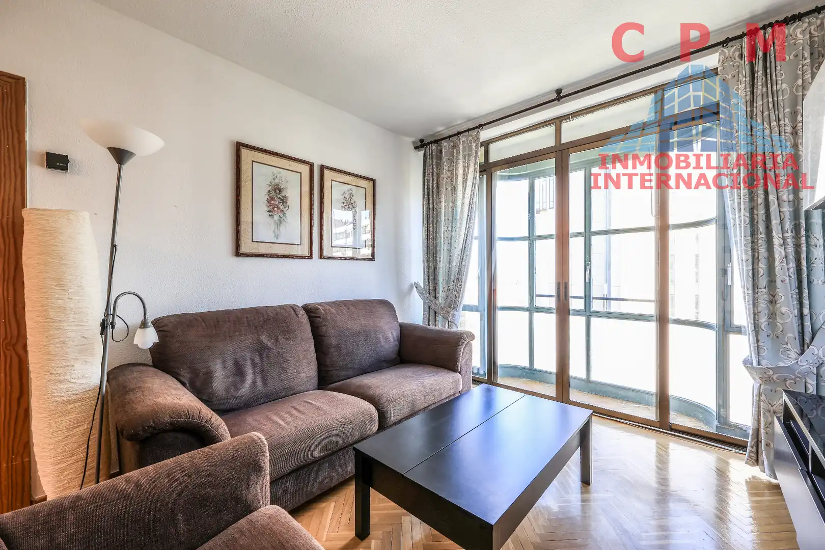 Living room of Flat for rent in Madrid  with Air Conditioner, Heating and Parquet flooring