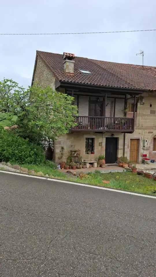 Casa adosada en venda a barrio palacio, Villacarriedo