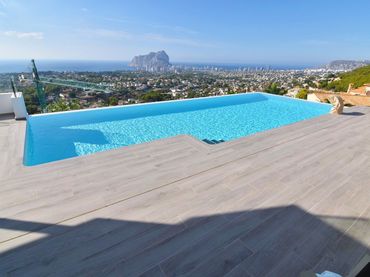 Casa con piscina en venta en Marisol Park - Ortembach - Los Almendros