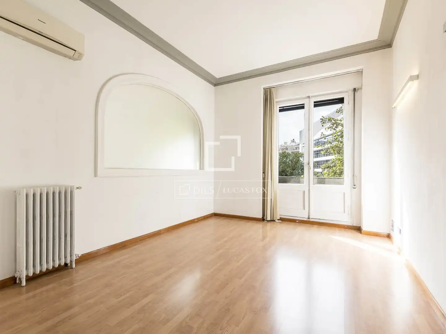 Bedroom of Flat for sale in Barcelona  with Air Conditioner and Heating