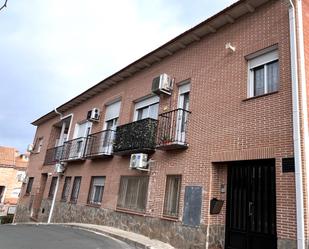 Vista exterior de Dúplex en venda en Olías del Rey amb Aire condicionat, Calefacció i Terrassa