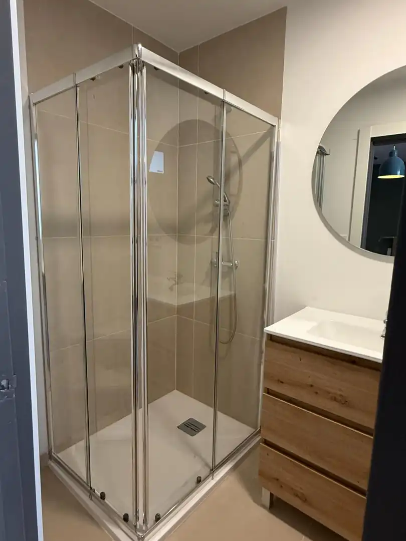 Bany de Apartament de lloguer en Granada