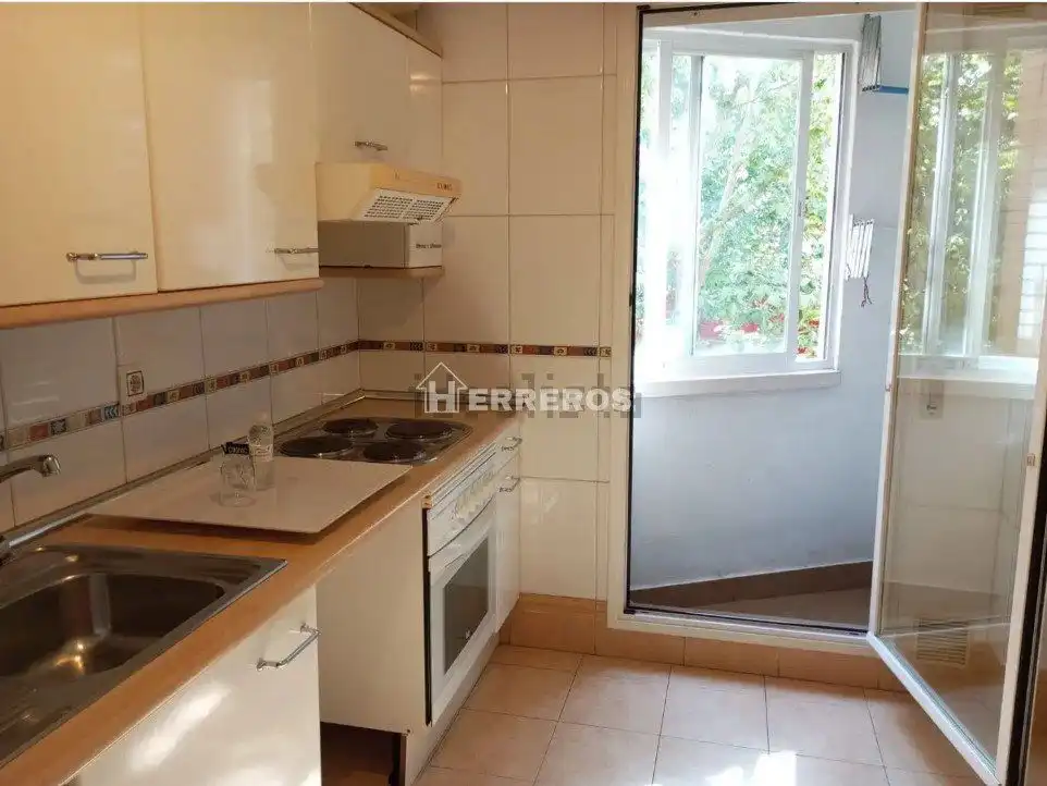 Kitchen of Flat for sale in  Logroño  with Heating, Parquet flooring and Storage room