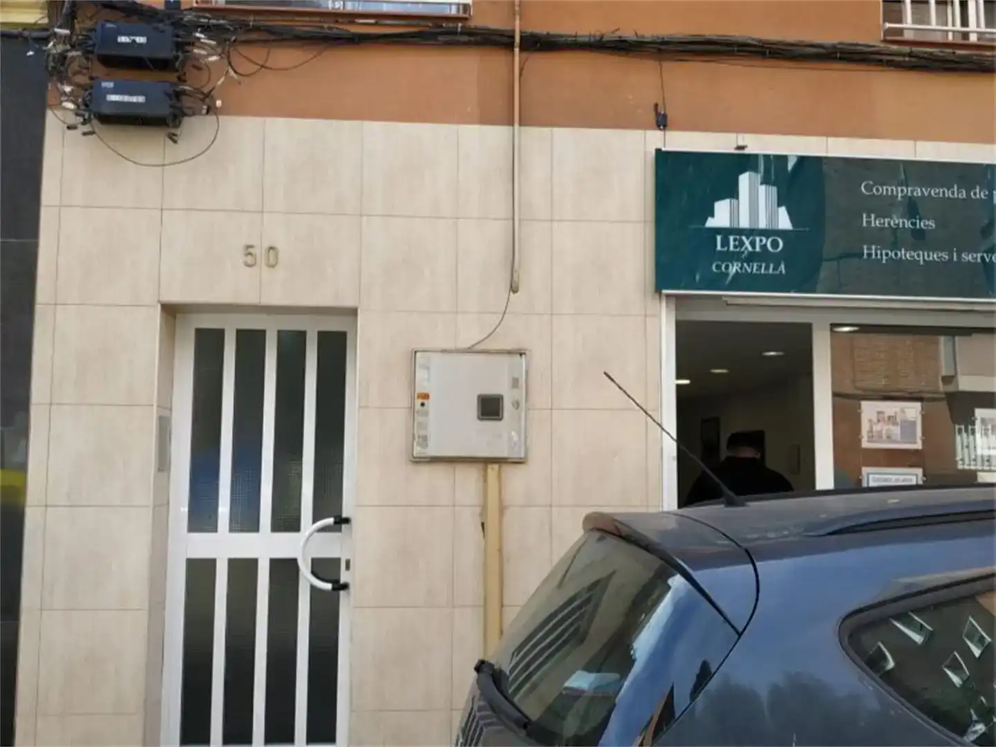 Vista exterior de Local de alquiler en Cornellà de Llobregat