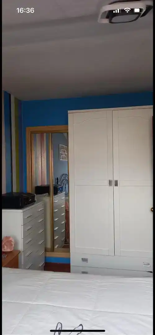 Habitación de Dúplex en venta en O Barco de Valdeorras   con Parquet, Trastero y Amueblado