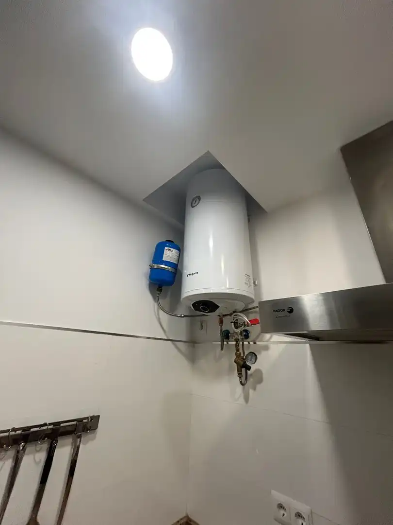 Bathroom of Flat for sale in Torrelavega   with Heating and Parquet flooring