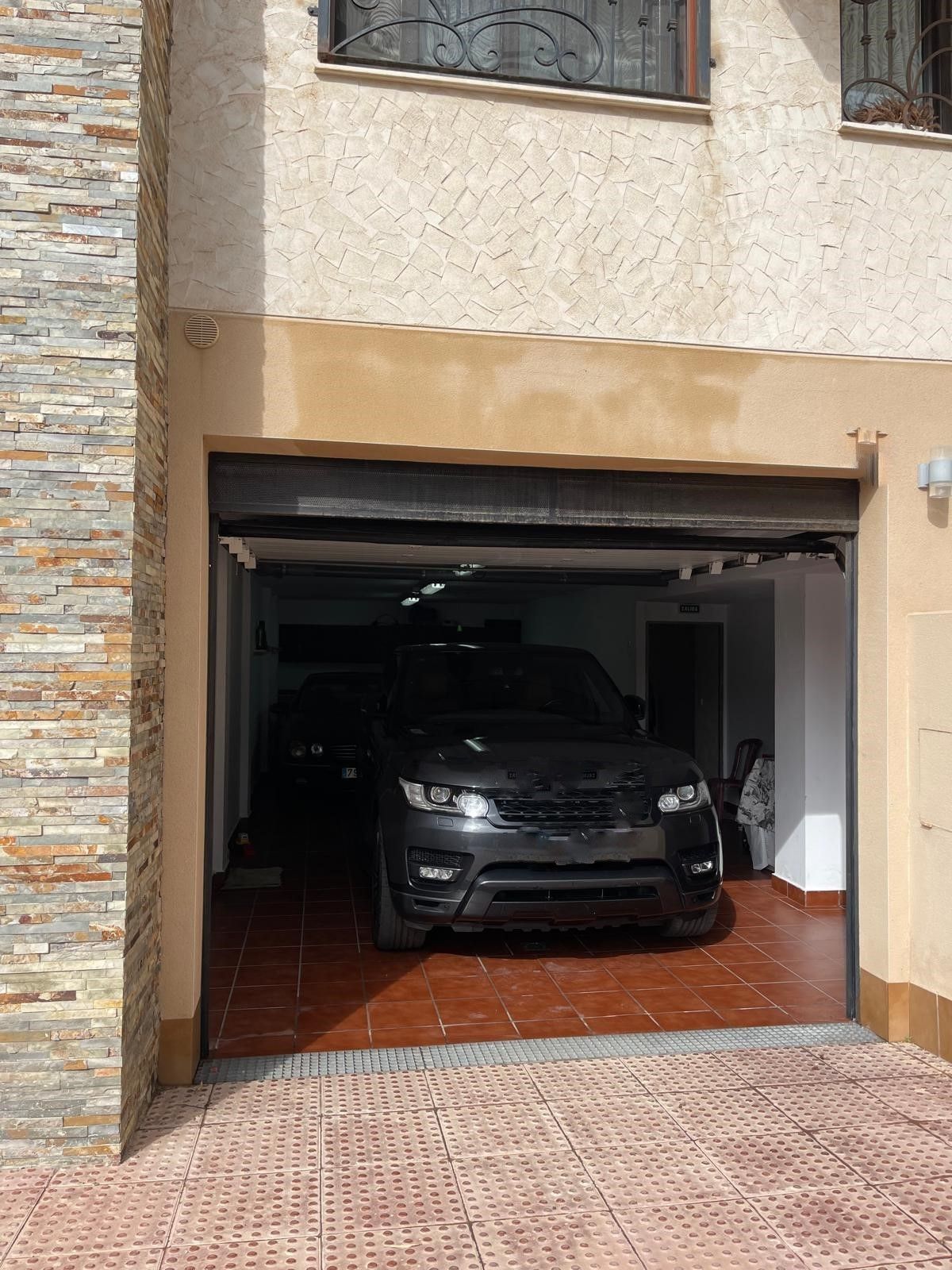 Aparcament de Casa adosada en venda en  Melilla Capital amb Aire condicionat, Jardí privat i Terrassa