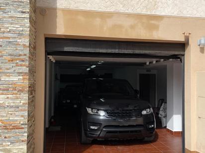 Aparcament de Casa adosada en venda en  Melilla Capital amb Aire condicionat, Jardí privat i Terrassa