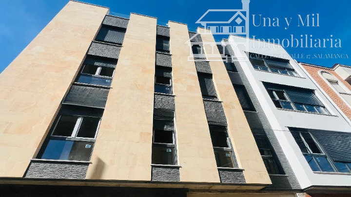 Vista exterior de Piso en venta en Salamanca Capital con Calefacción, Trastero y Piscina comunitaria