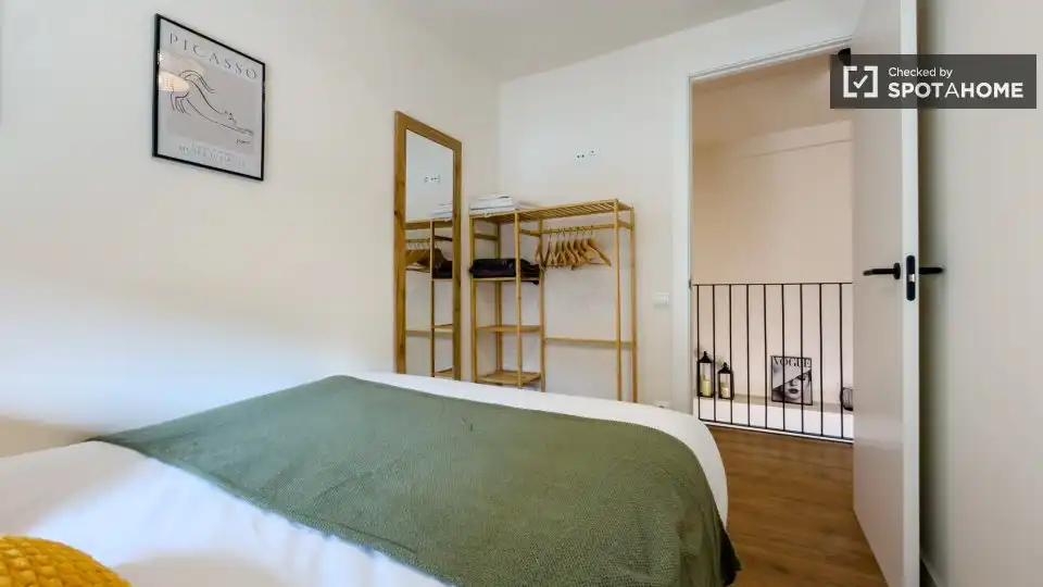 Bedroom of Flat for rent in L'Hospitalet de Llobregat  with Air Conditioner, Heating and Furnished