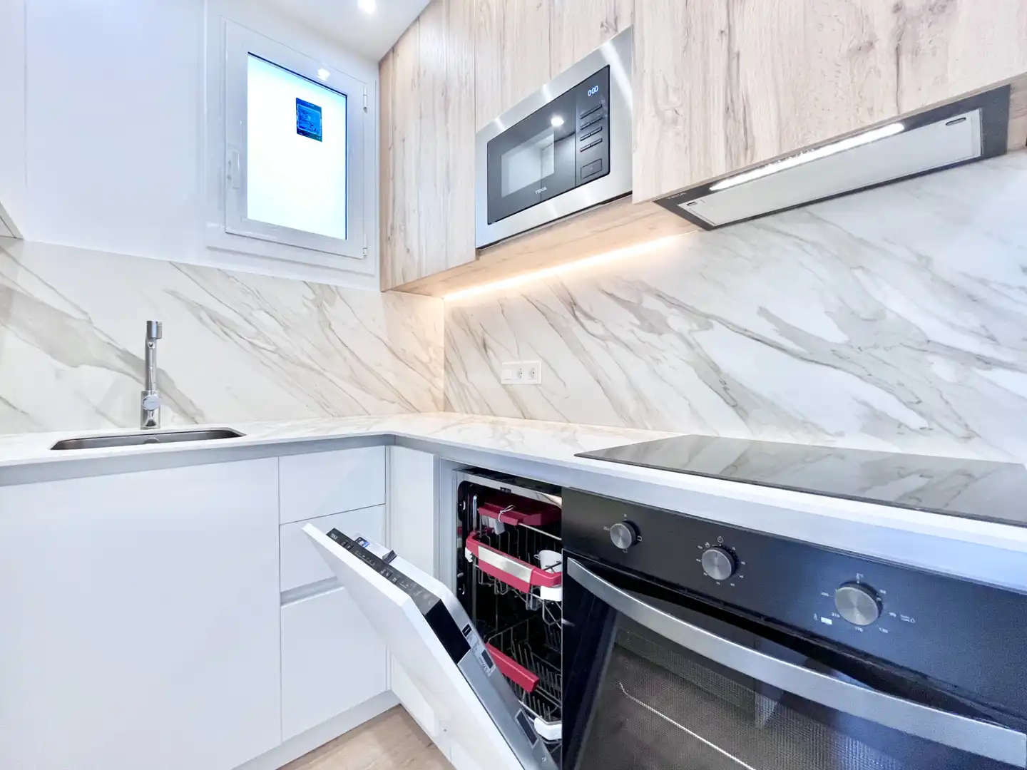 Küche von Wohnung zum Verkauf in Barcelona mit Klimaanlage, Heizung und Parkett