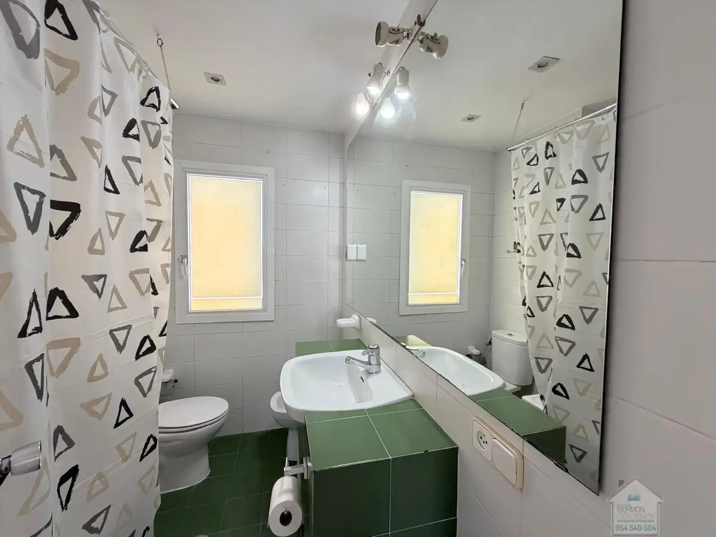 Badezimmer von Wohnung zur Miete in Nervión