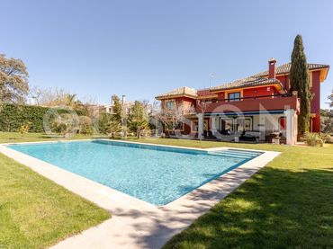 House with pool for sale in Ciudalcampo