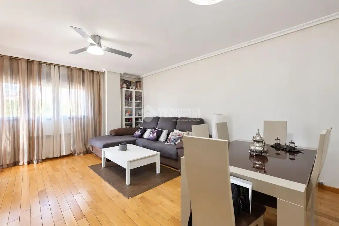 Sala de estar de Piso en venta en Seseña con Terraza y Trastero