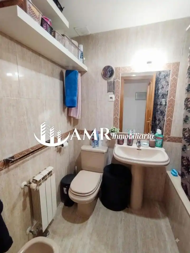 Bathroom of Flat for sale in Leganés  with Air Conditioner, Heating and Furnished