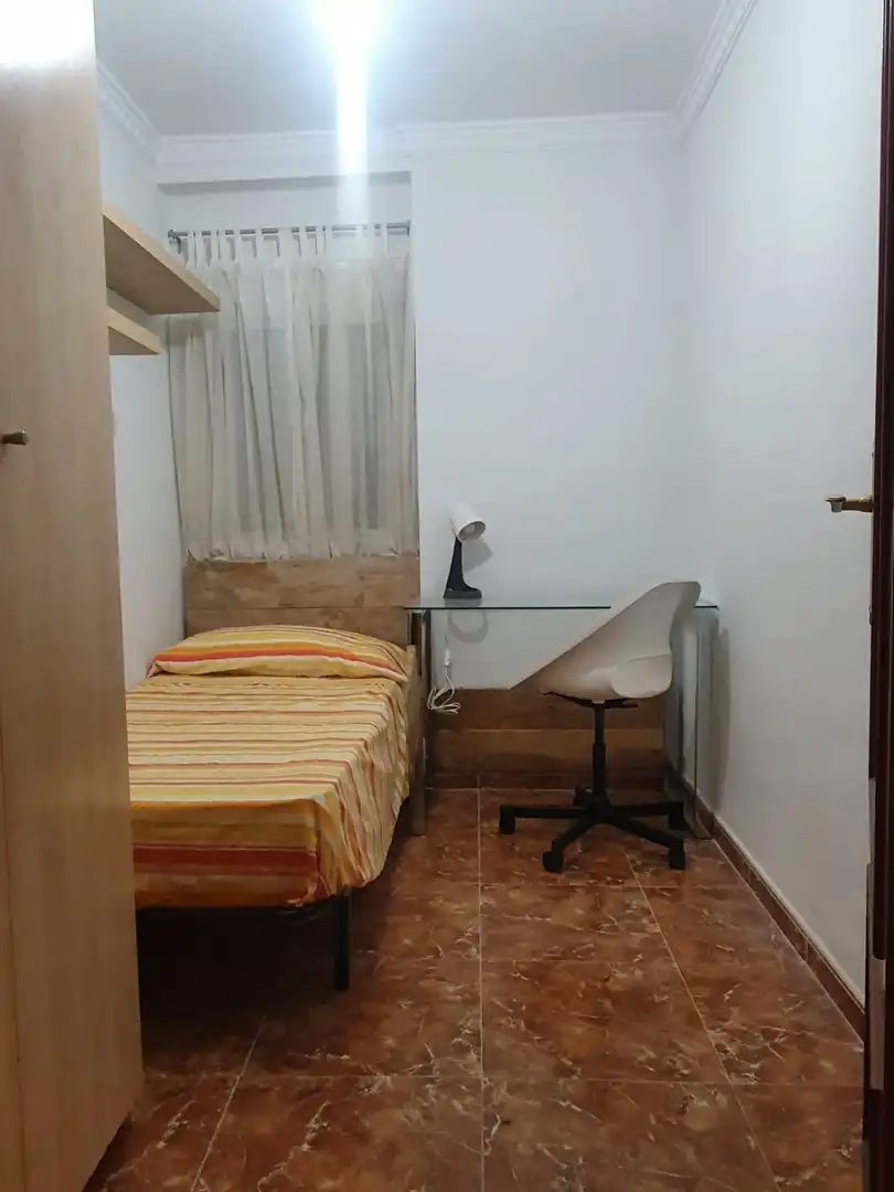 Schlafzimmer von Erdgeschoss zur Miete in Sevilla