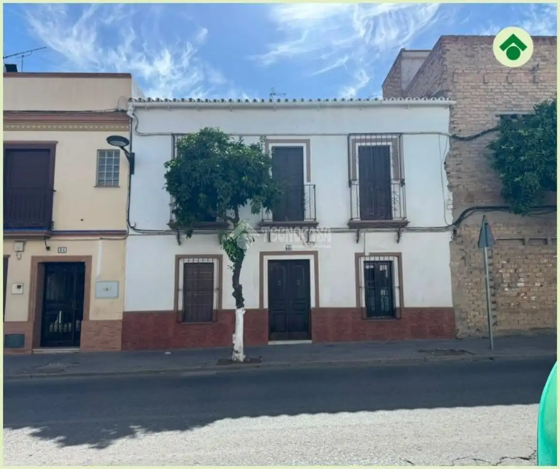 Vista exterior de Casa o chalet en venta en Las Cabezas de San Juan con Terraza y Balcón