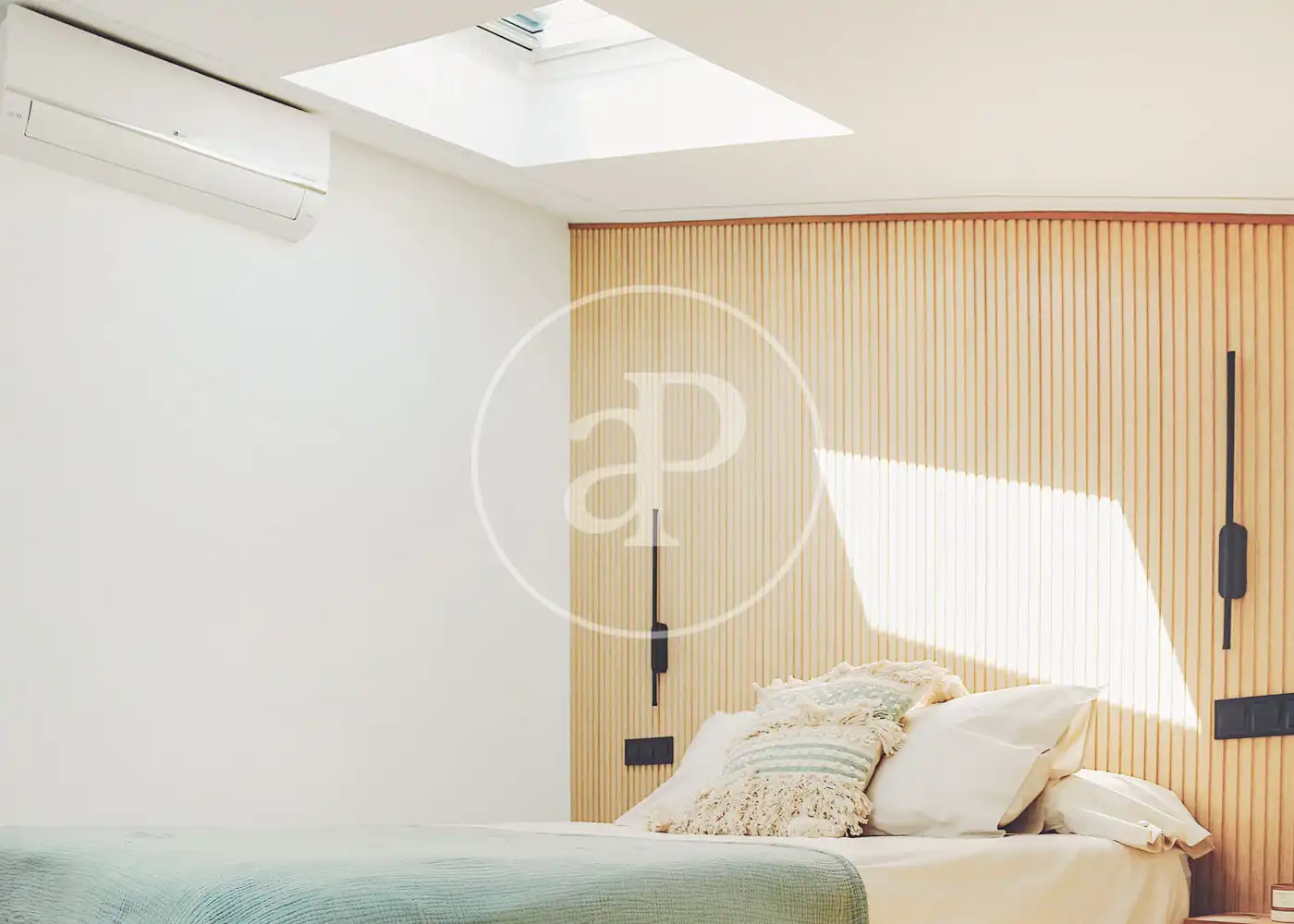 Bedroom of Flat for sale in Madrid  with Air Conditioner, Heating and Storage room