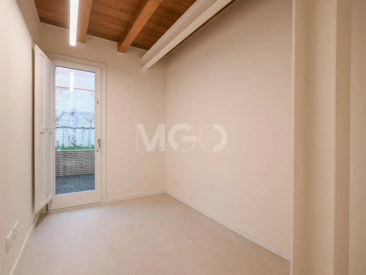 Piso en venta en Vic con Calefacción, Terraza y Alarma