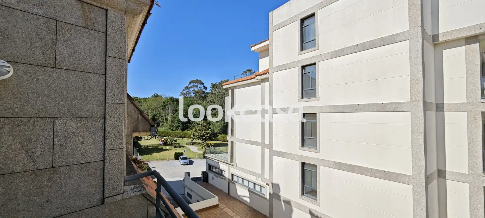 Vista exterior de Àtic en venda en Sanxenxo amb Calefacció, Parquet i Terrassa