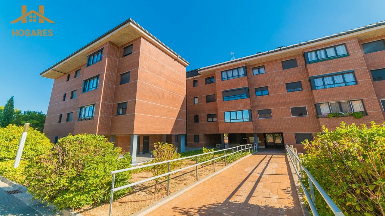 Vista exterior de Pis en venda en Majadahonda amb Calefacció, Traster i Forn